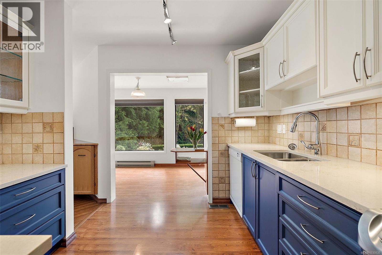 #17 1255 WAIN RD - 4