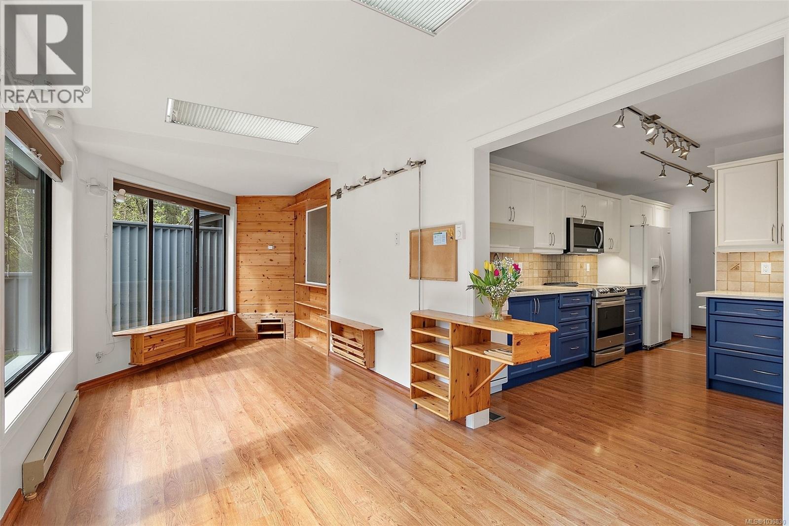 #17 1255 WAIN RD - 9