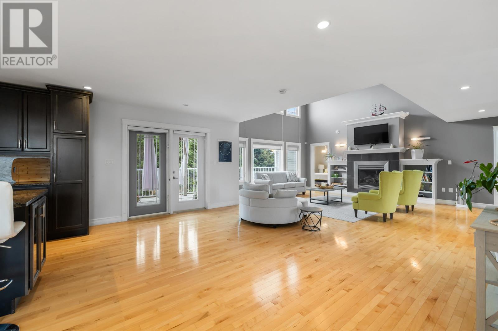 14 FAIRFAX DRIVE - 16