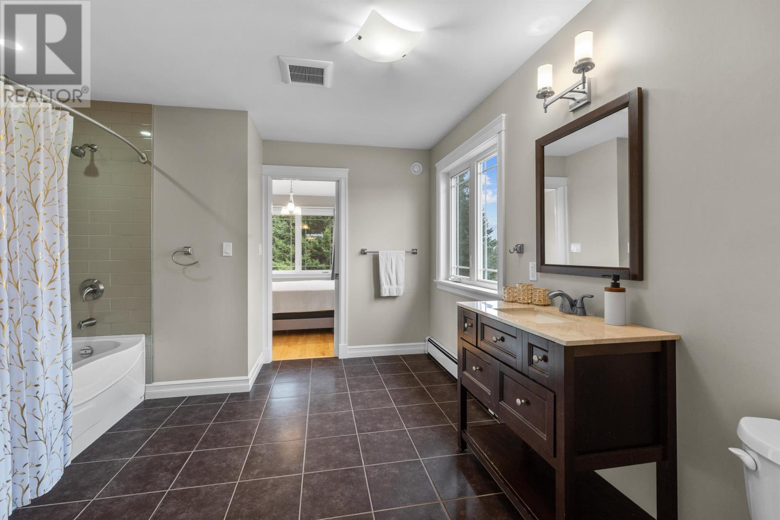 14 FAIRFAX DRIVE - 22