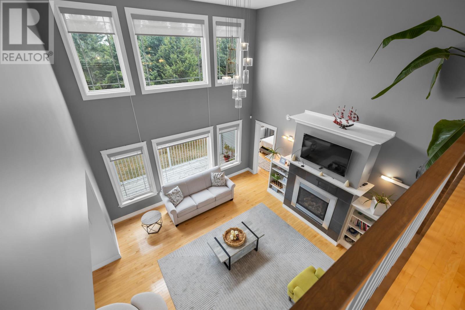 14 FAIRFAX DRIVE - 27