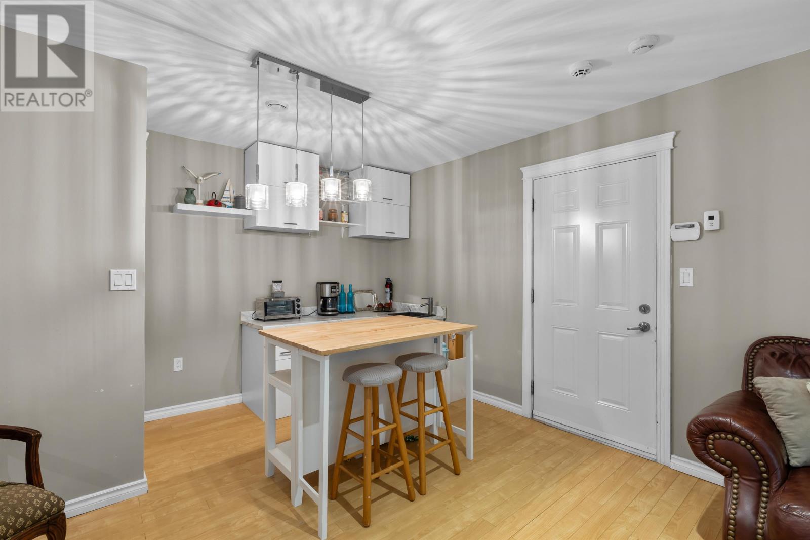 14 FAIRFAX DRIVE - 34