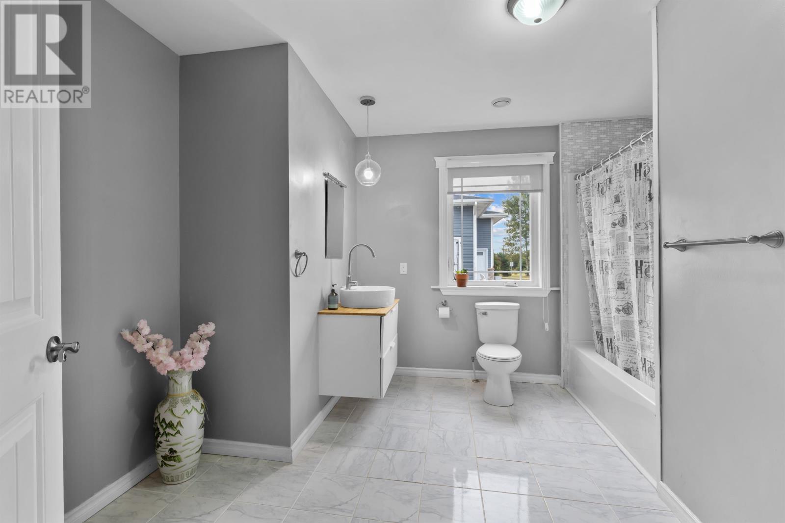 14 FAIRFAX DRIVE - 40