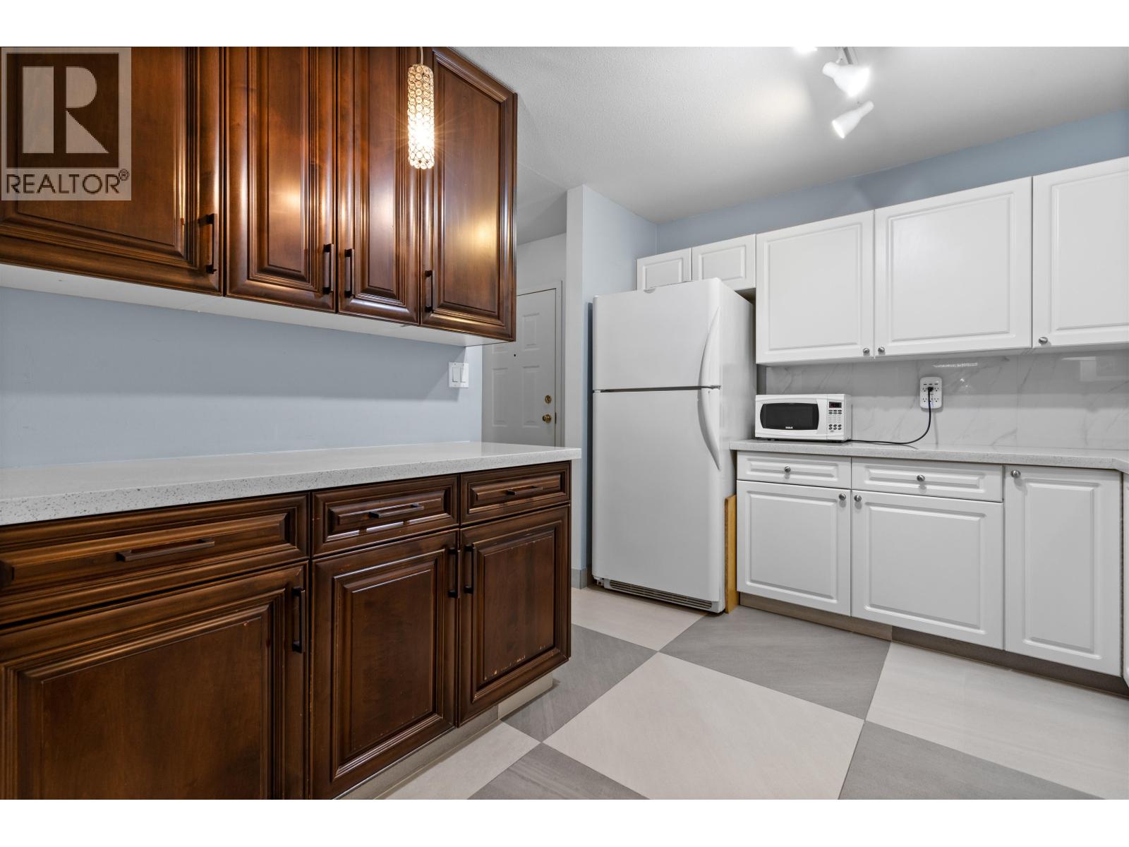 502 1310 CARIBOO STREET, New Westminster