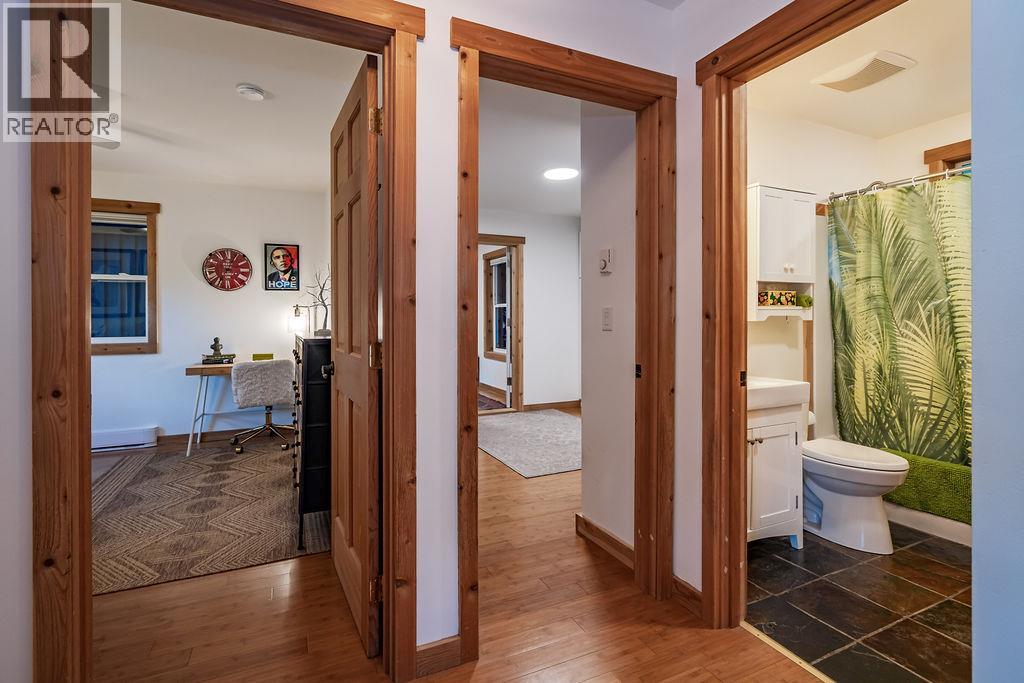 790 & 794 LEWIS Road, Harrop