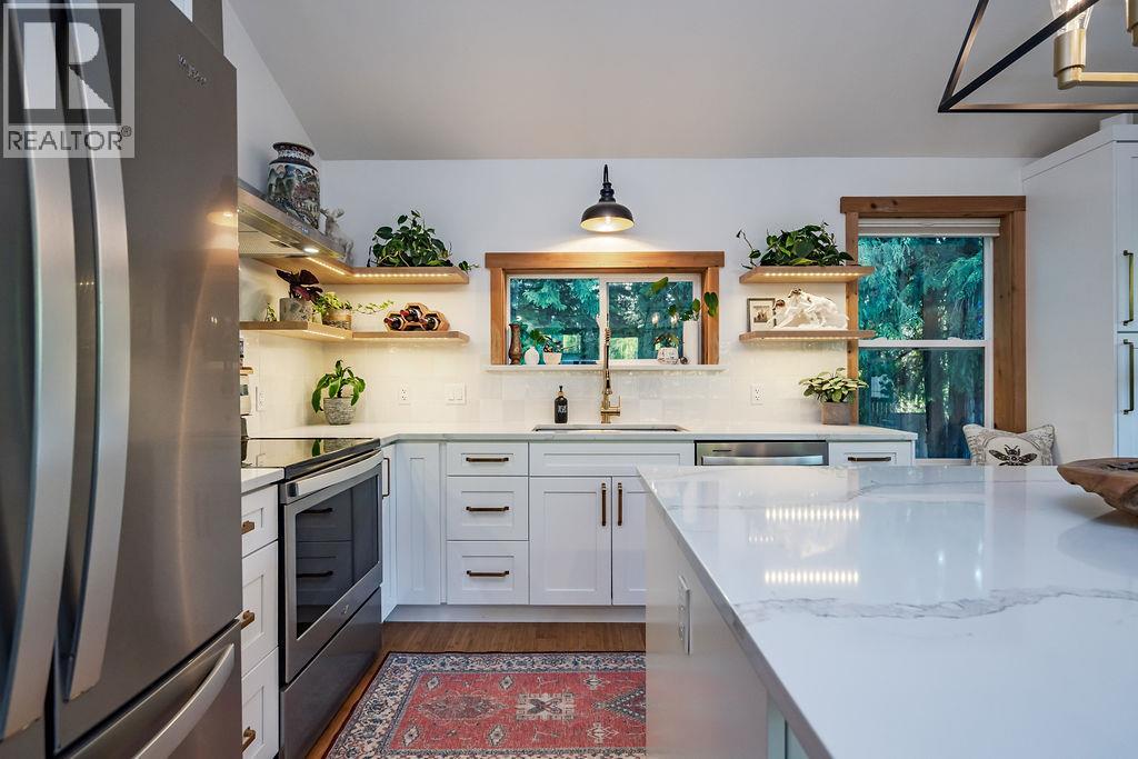 790 & 794 LEWIS Road, Harrop