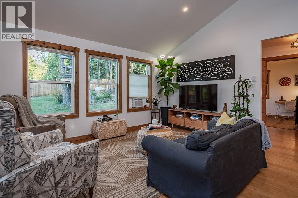 790 & 794 LEWIS Road, Harrop