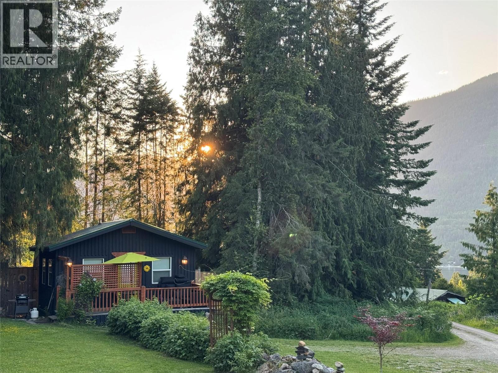 790 & 794 LEWIS Road, Harrop