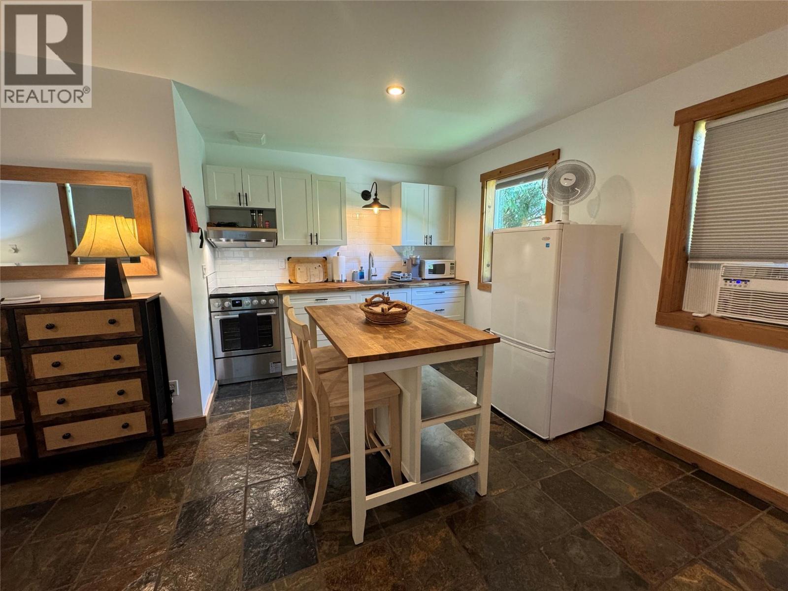 790 & 794 LEWIS Road, Harrop