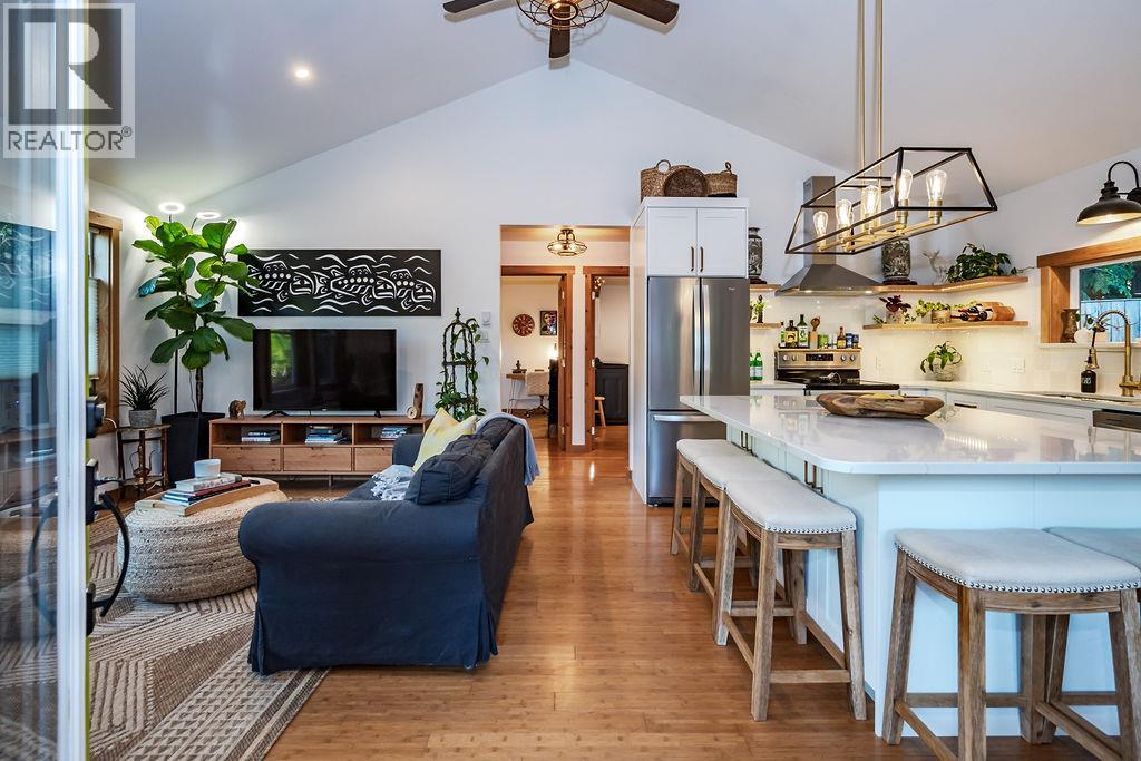 790 & 794 LEWIS Road, Harrop