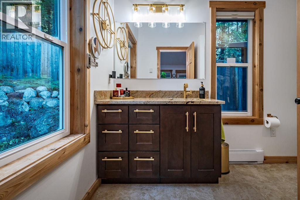 790 & 794 LEWIS Road, Harrop