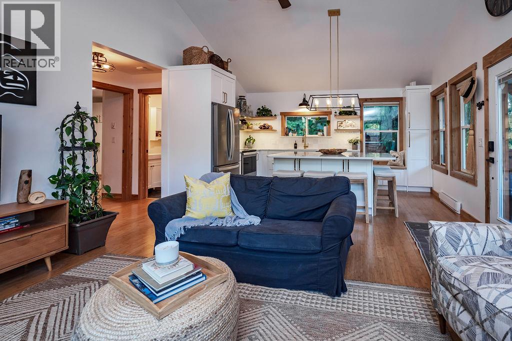 790 & 794 LEWIS Road, Harrop