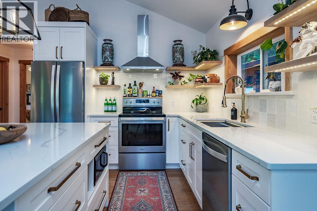 790 & 794 LEWIS Road, Harrop