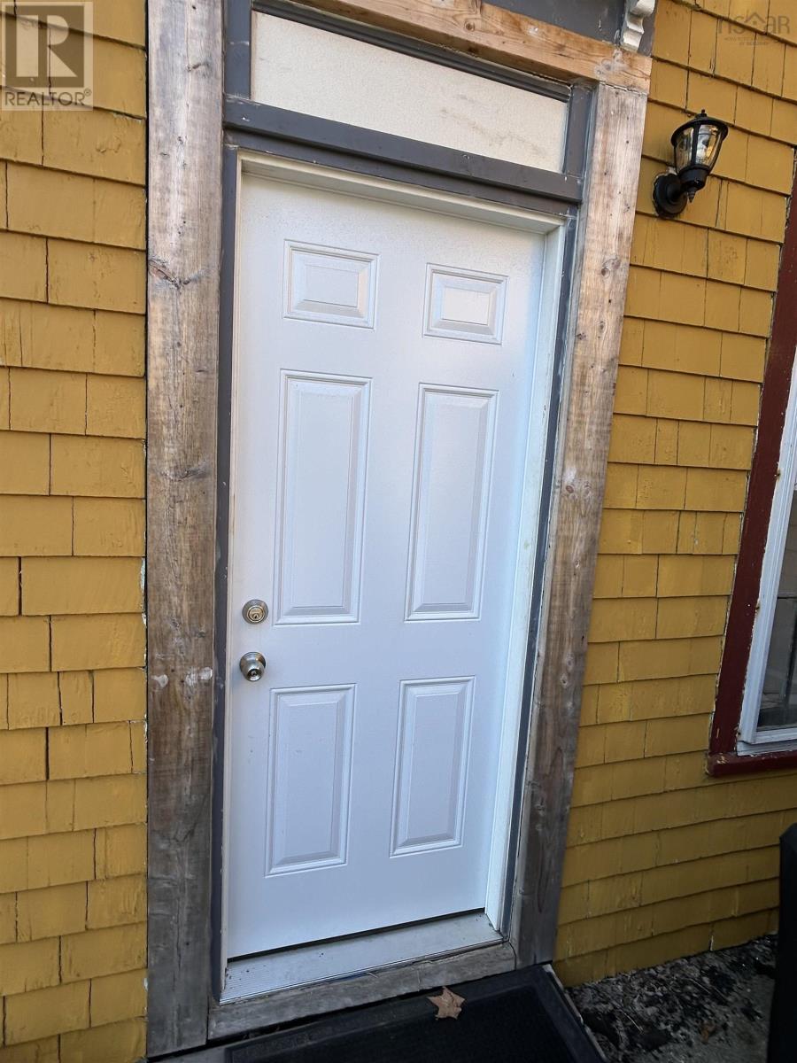 Property 10 of 10 of 9 Elm Street