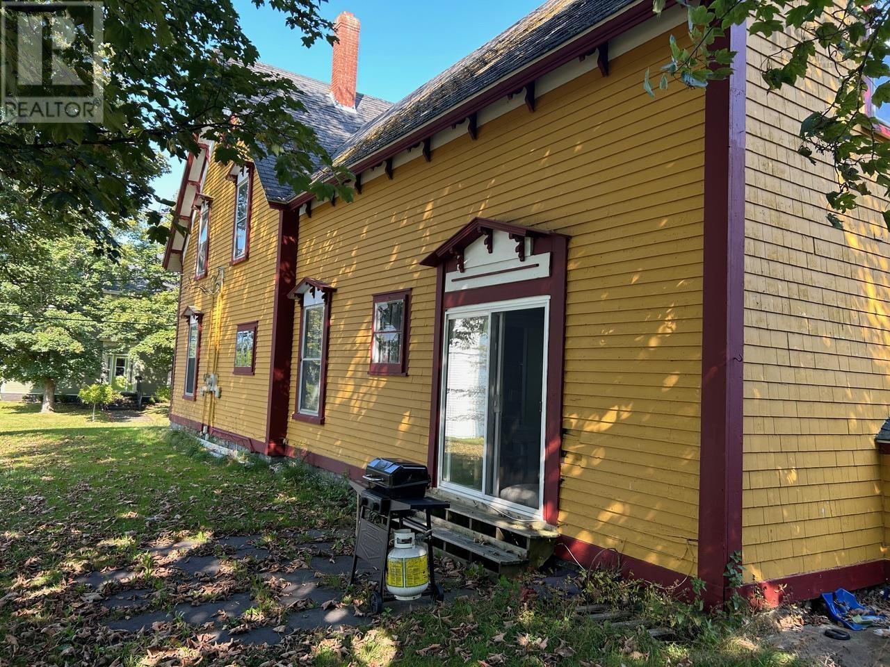 Property 3 of 10 of 9 Elm Street