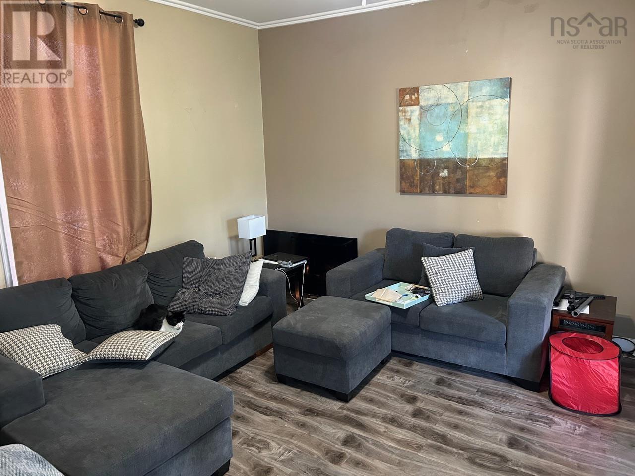 Property 7 of 10 of 9 Elm Street