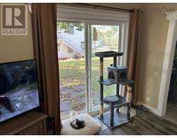 9 Elm Street, Yarmouth, NS B5A2P6 Photo 8