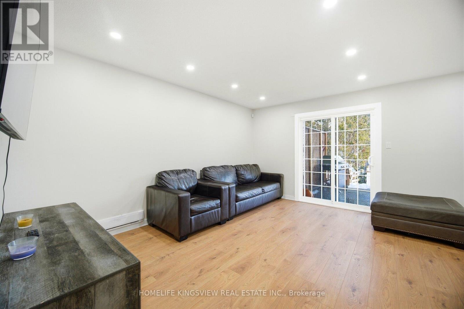 405 MAPLEGROVE AVENUE - 19