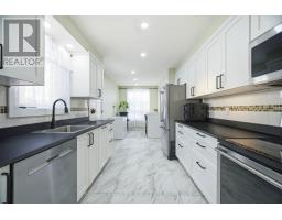 405 Maplegrove Avenue, Bradford West Gwillimbury, ON L3Z1V8 Photo 11