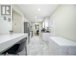 405 Maplegrove Avenue, Bradford West Gwillimbury, ON L3Z1V8 Photo 13