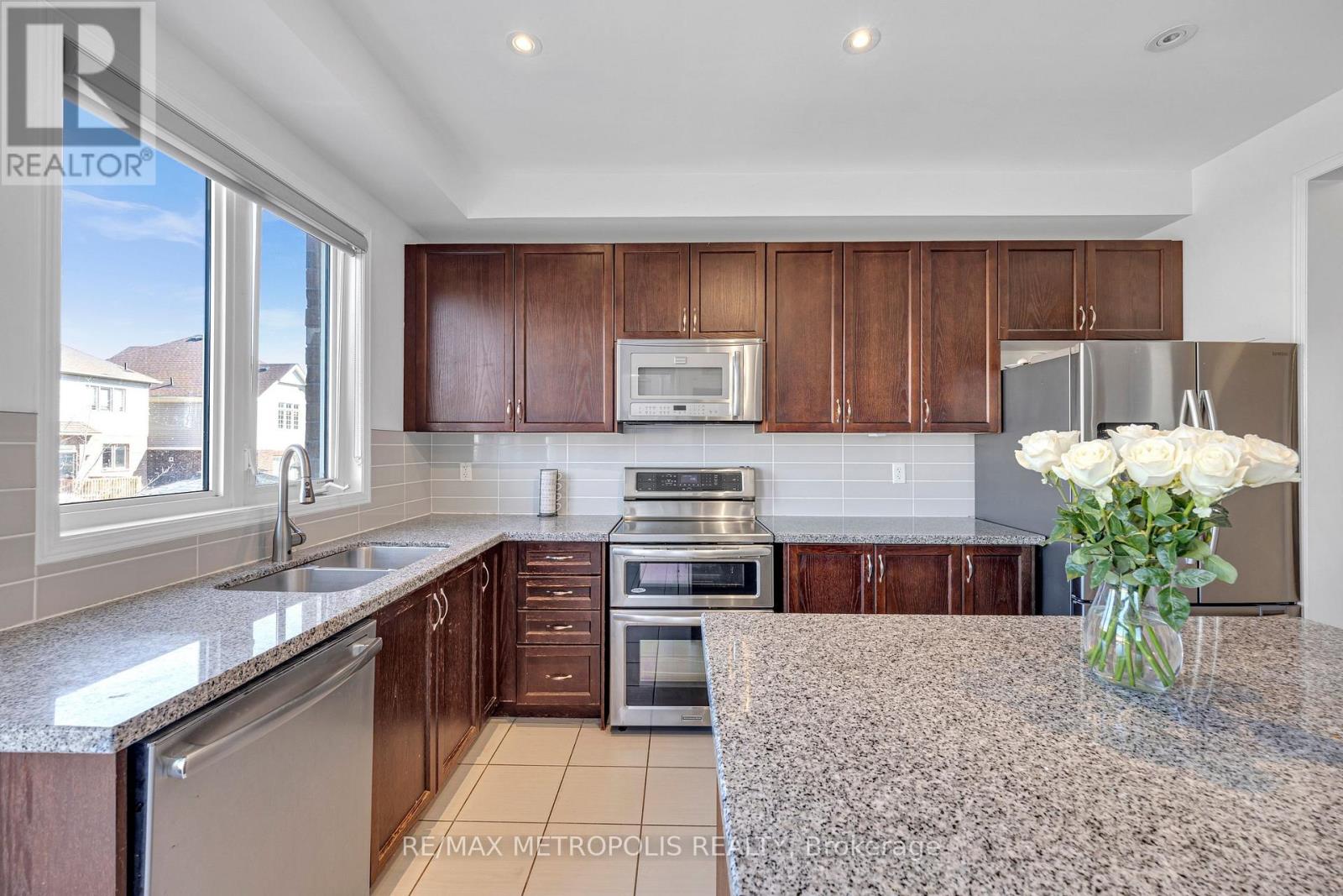 118 CAUTHERS CRESCENT - 15