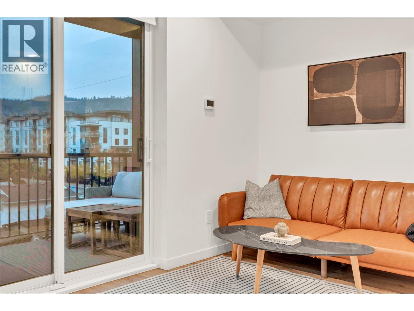 311 660 Cawston Avenue, Kelowna