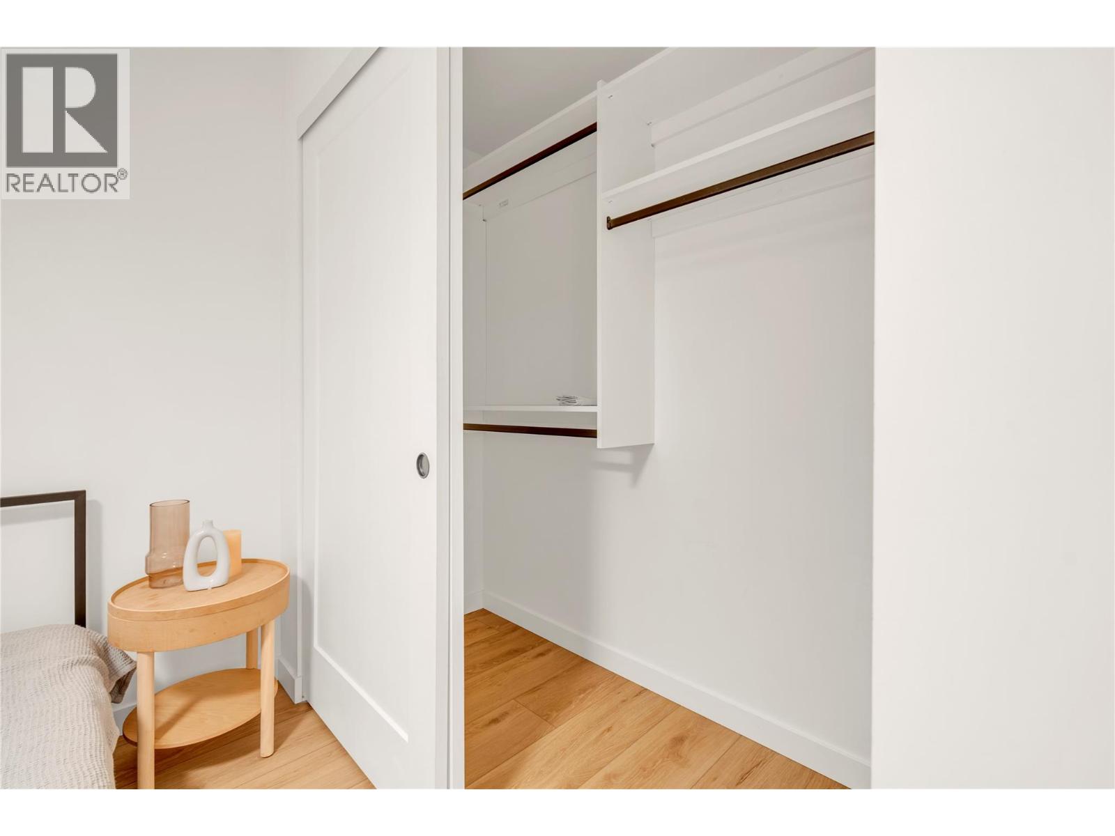 311 660 Cawston Avenue, Kelowna