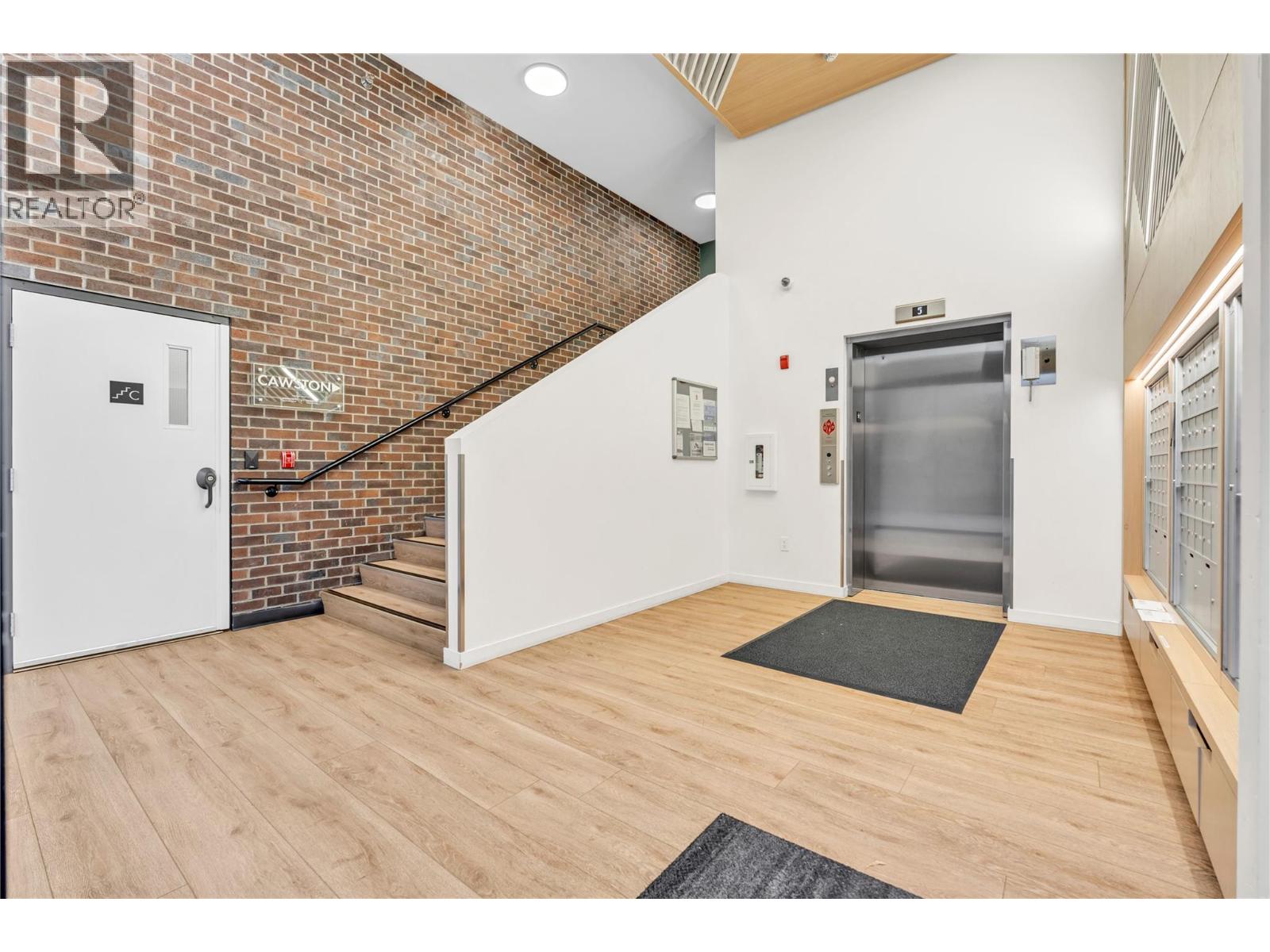 311 660 Cawston Avenue, Kelowna