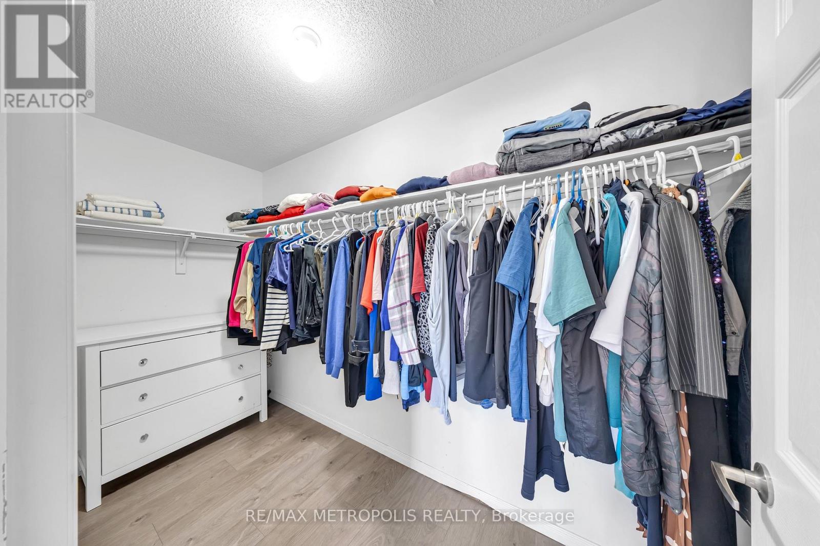 118 CAUTHERS CRESCENT - 27