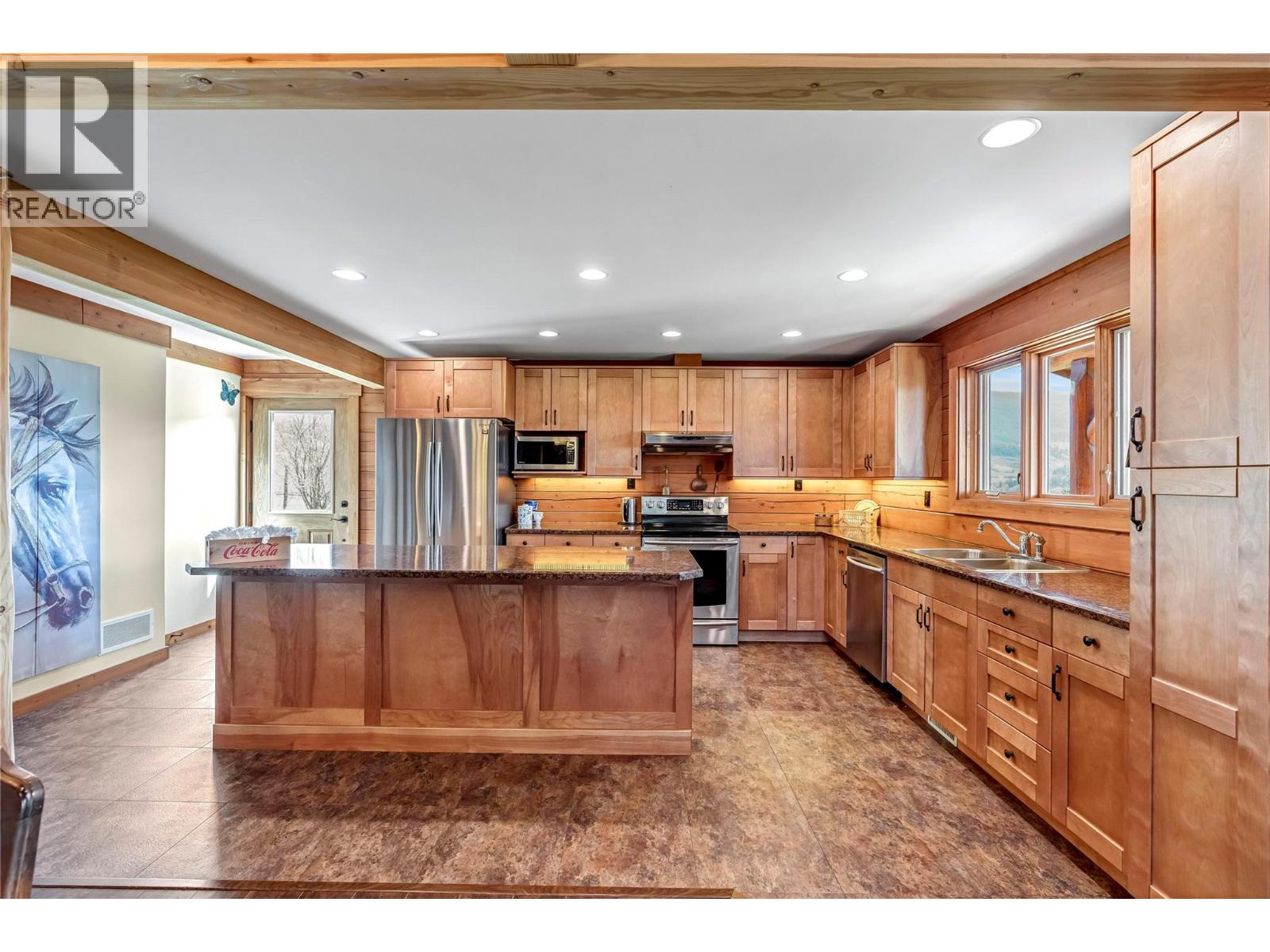 9371 6 Highway - 13