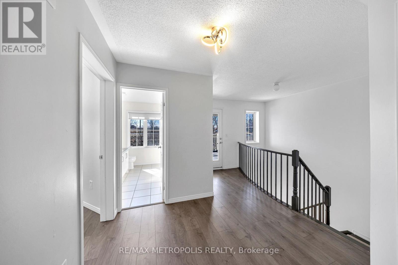 118 CAUTHERS CRESCENT - 30