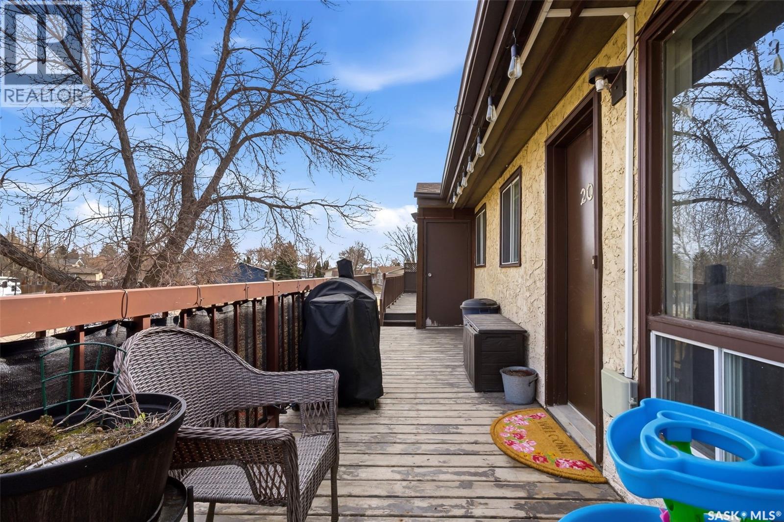 #208 67 RODENBUSH DRIVE - 11