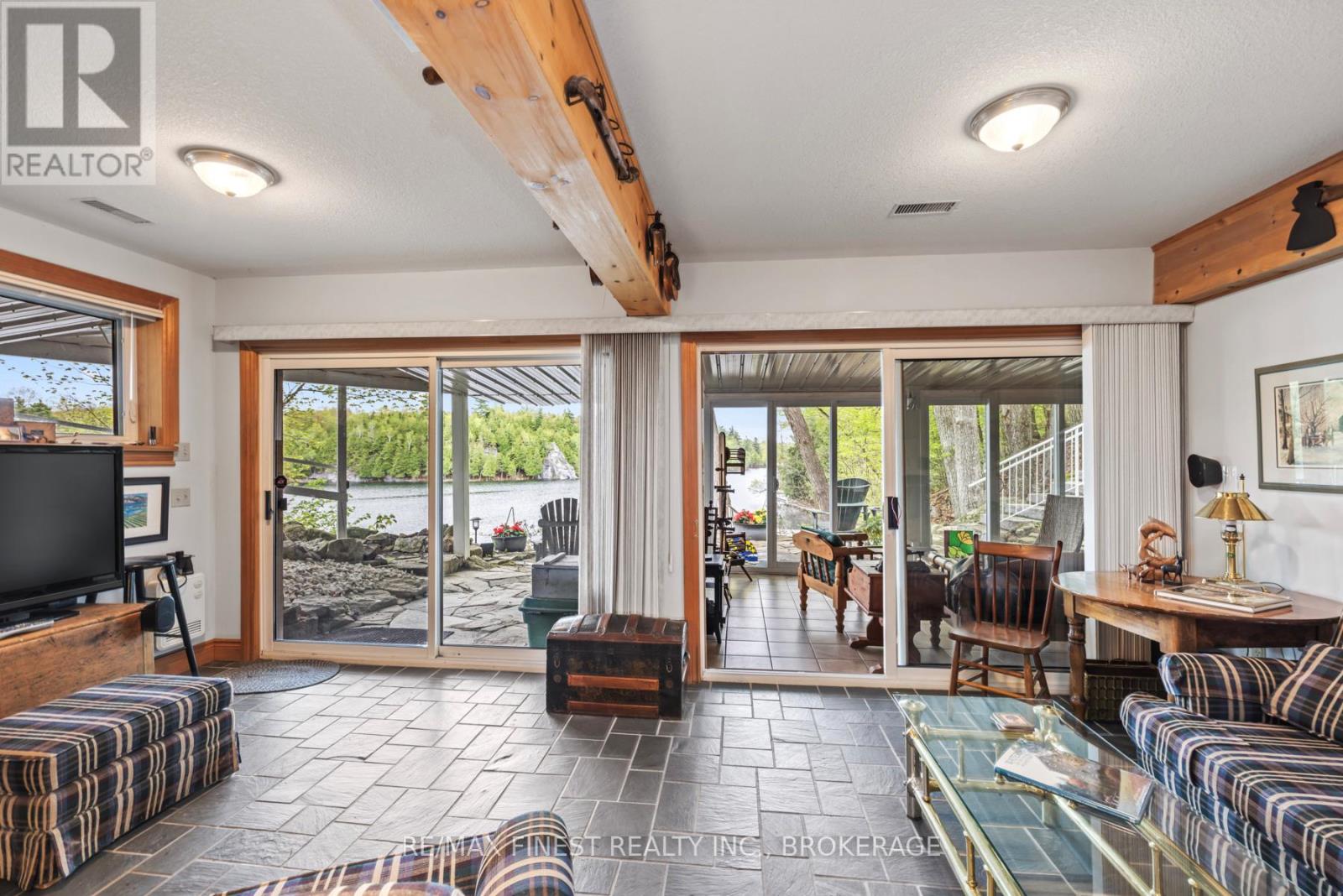 8126 PERTH ROAD - 47