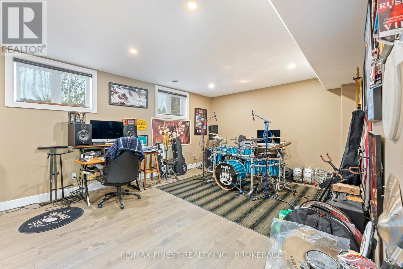 3266 HARROWSMITH ROAD — photo 34