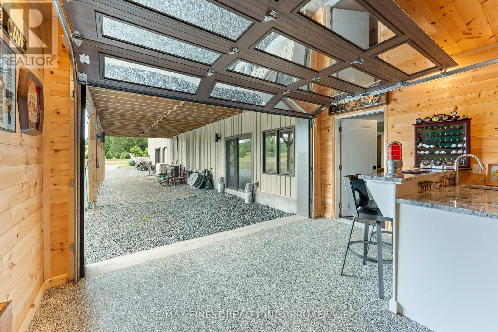 3266 HARROWSMITH ROAD — photo 38