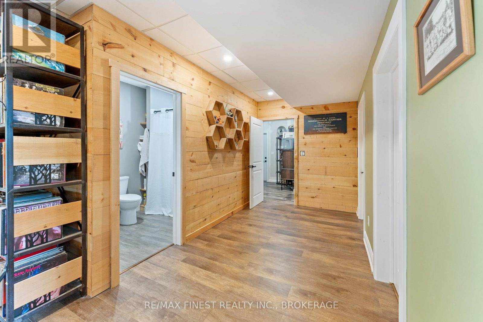 3266 HARROWSMITH ROAD — photo 40
