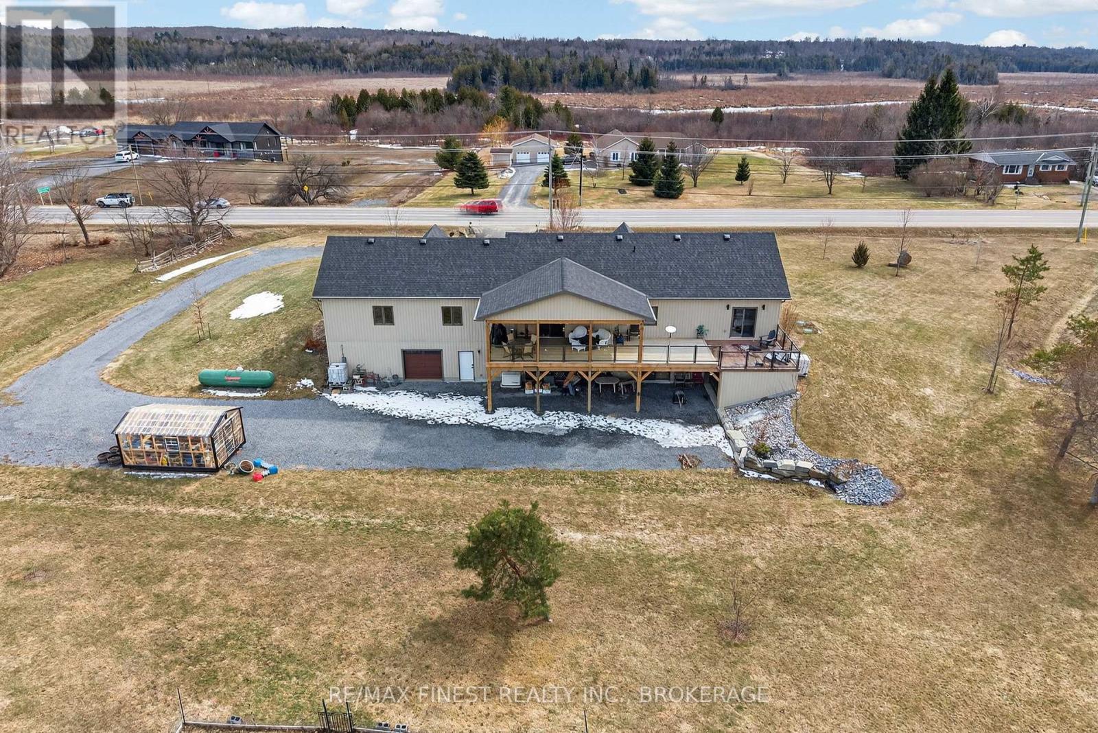 3266 HARROWSMITH ROAD — photo 47