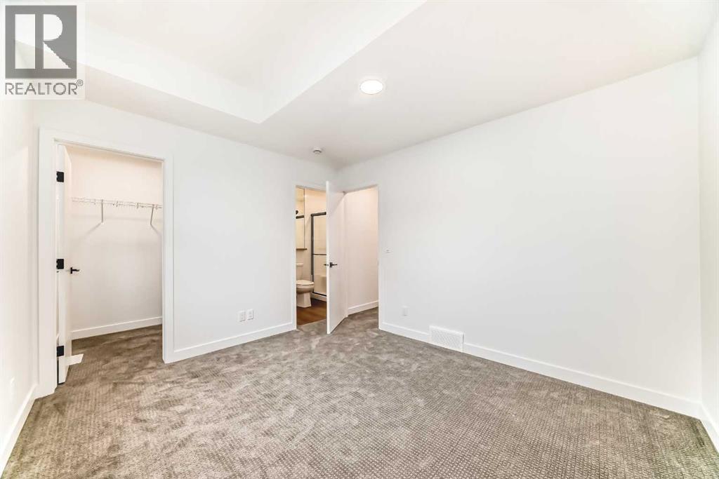 
          30 Rochester View Northwest
            <br/>
            <span>Calgary</span>
            , 
            <span>AB</span>
             <span>T3L0M8</span>
         - Photo 21