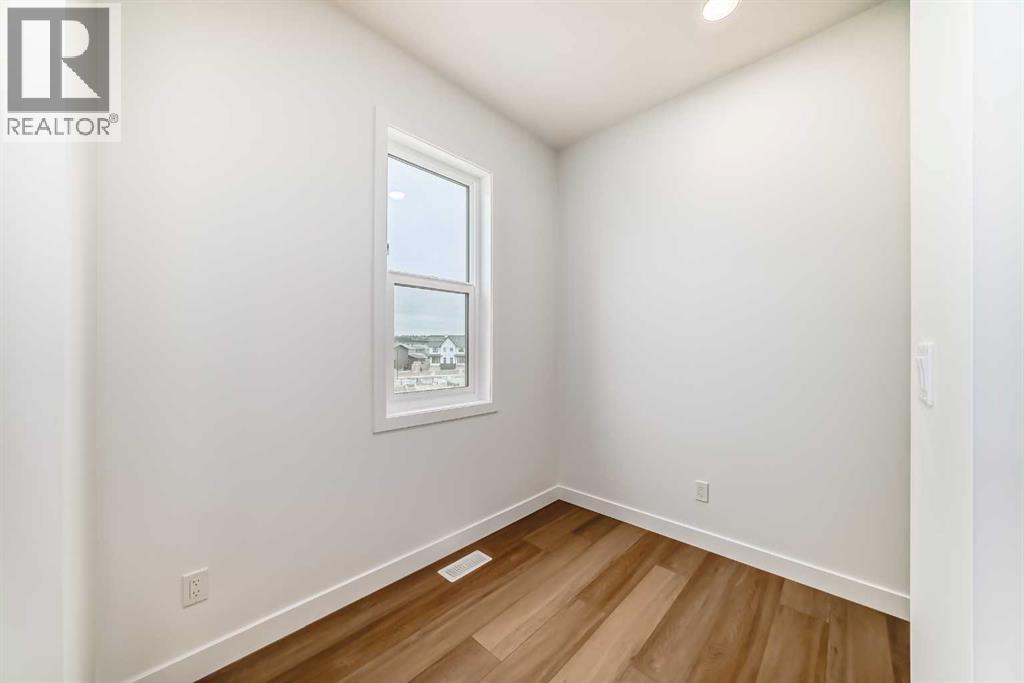 
          30 Rochester View Northwest
            <br/>
            <span>Calgary</span>
            , 
            <span>AB</span>
             <span>T3L0M8</span>
         - Photo 18