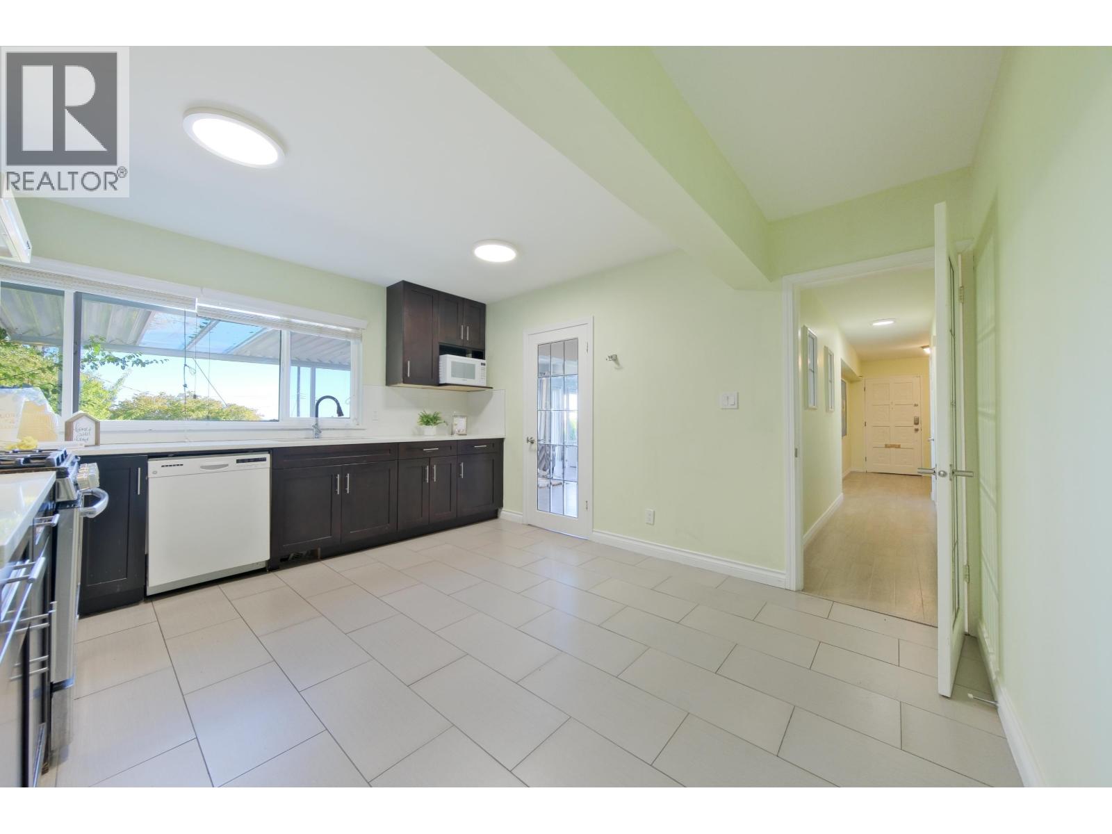 2365 QUEENS AVENUE, West Vancouver