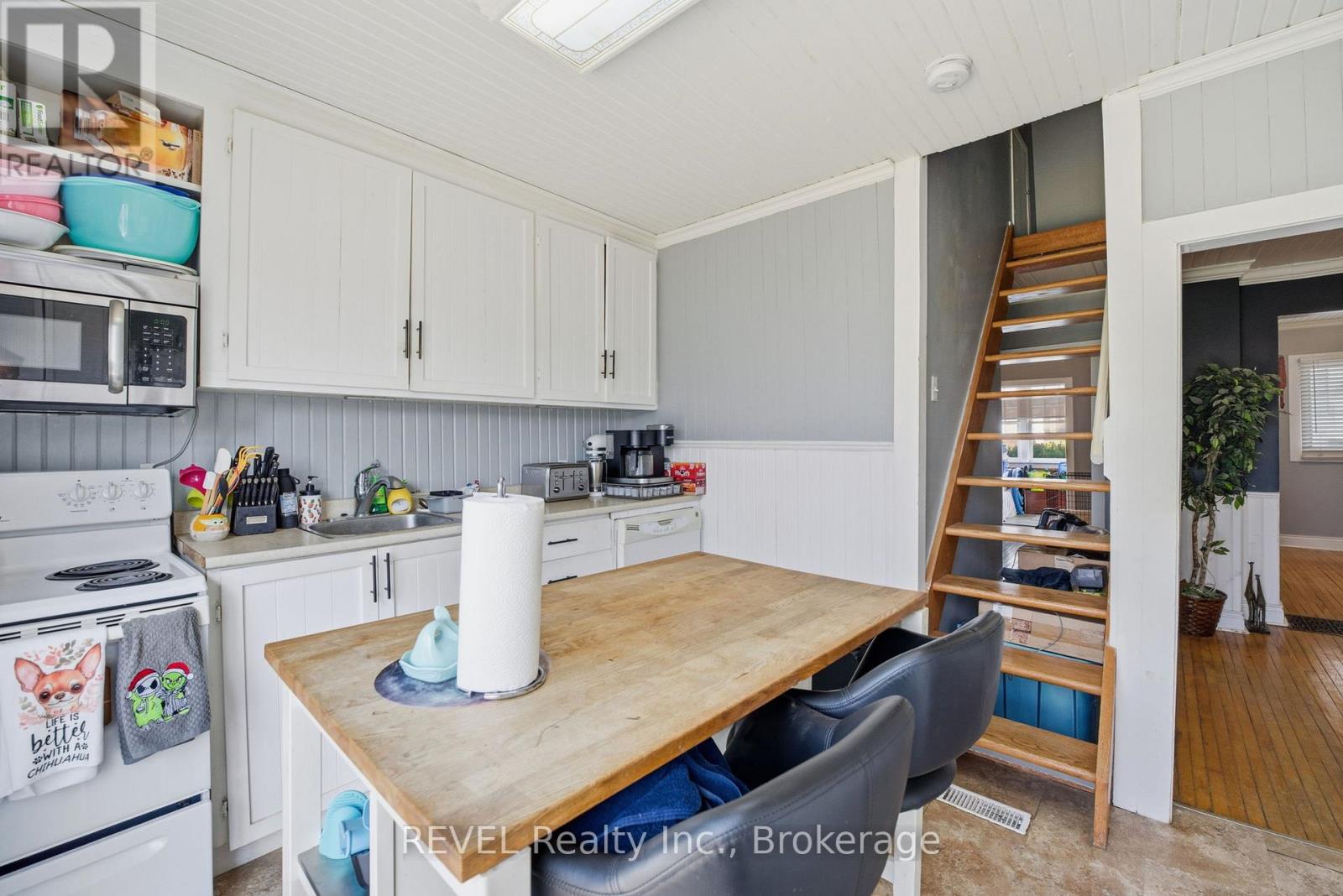 61 PATRICIA STREET - 17