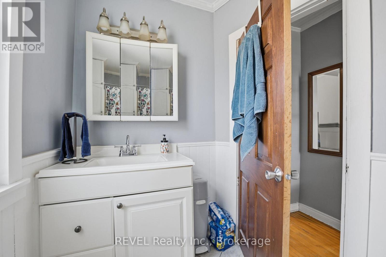 61 PATRICIA STREET - 24