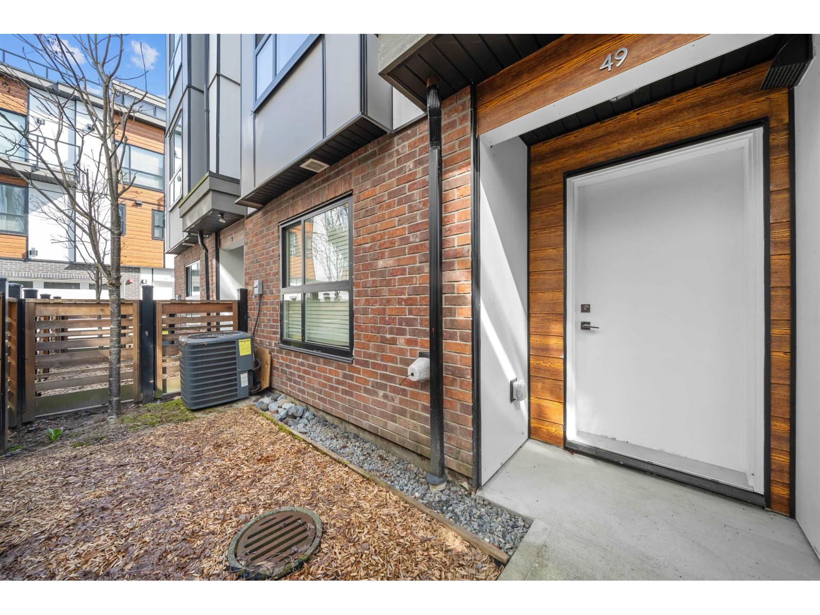 49 19760 55 AVENUE, Langley