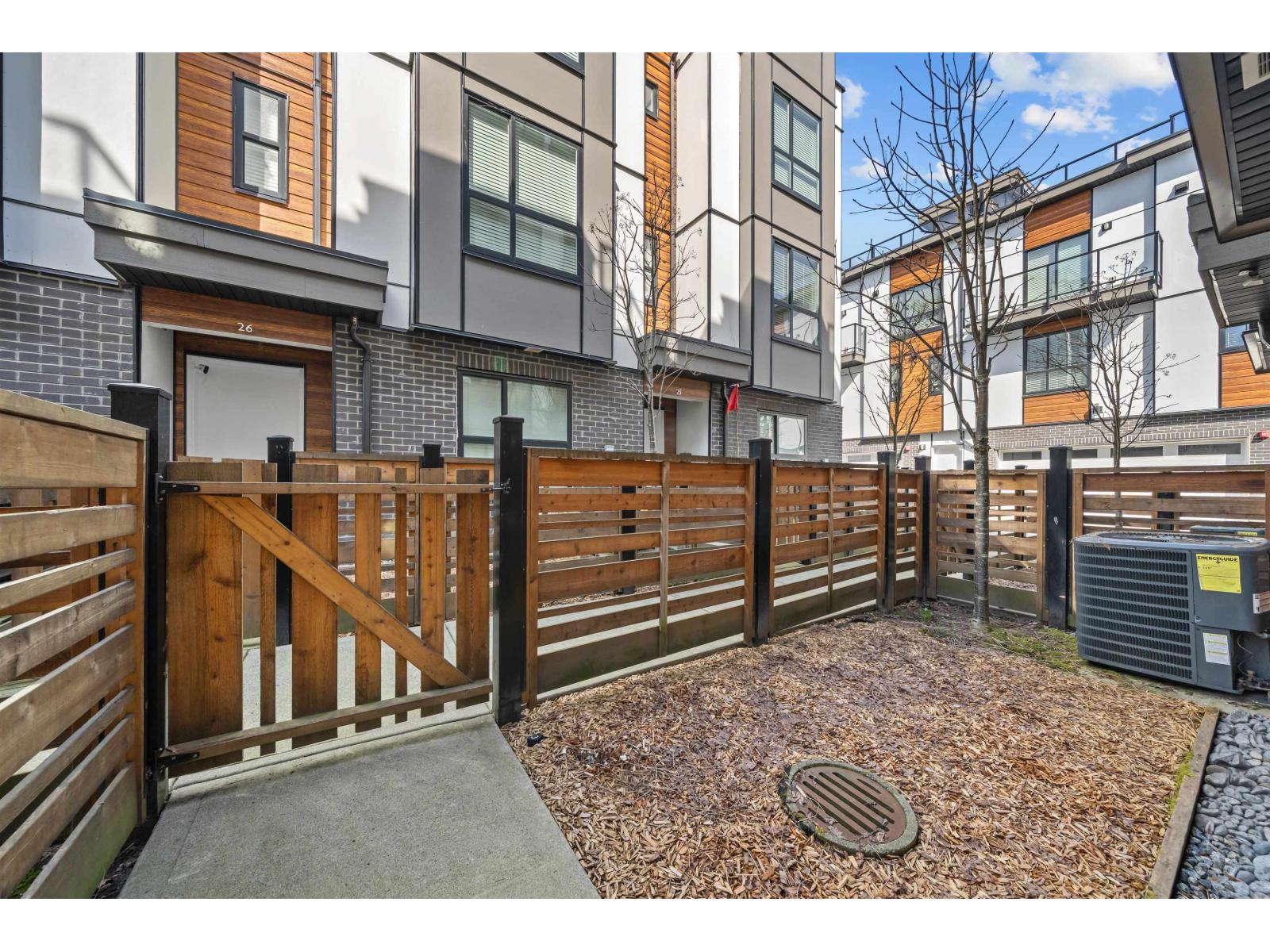 49 19760 55 AVENUE, Langley