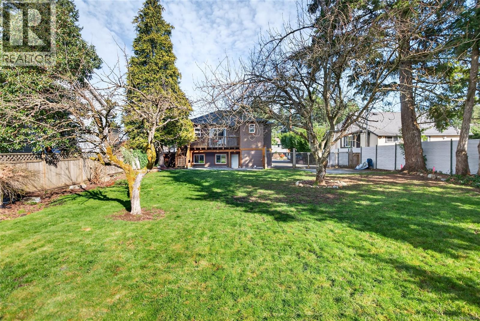 1767 PIERCY AVE - 23