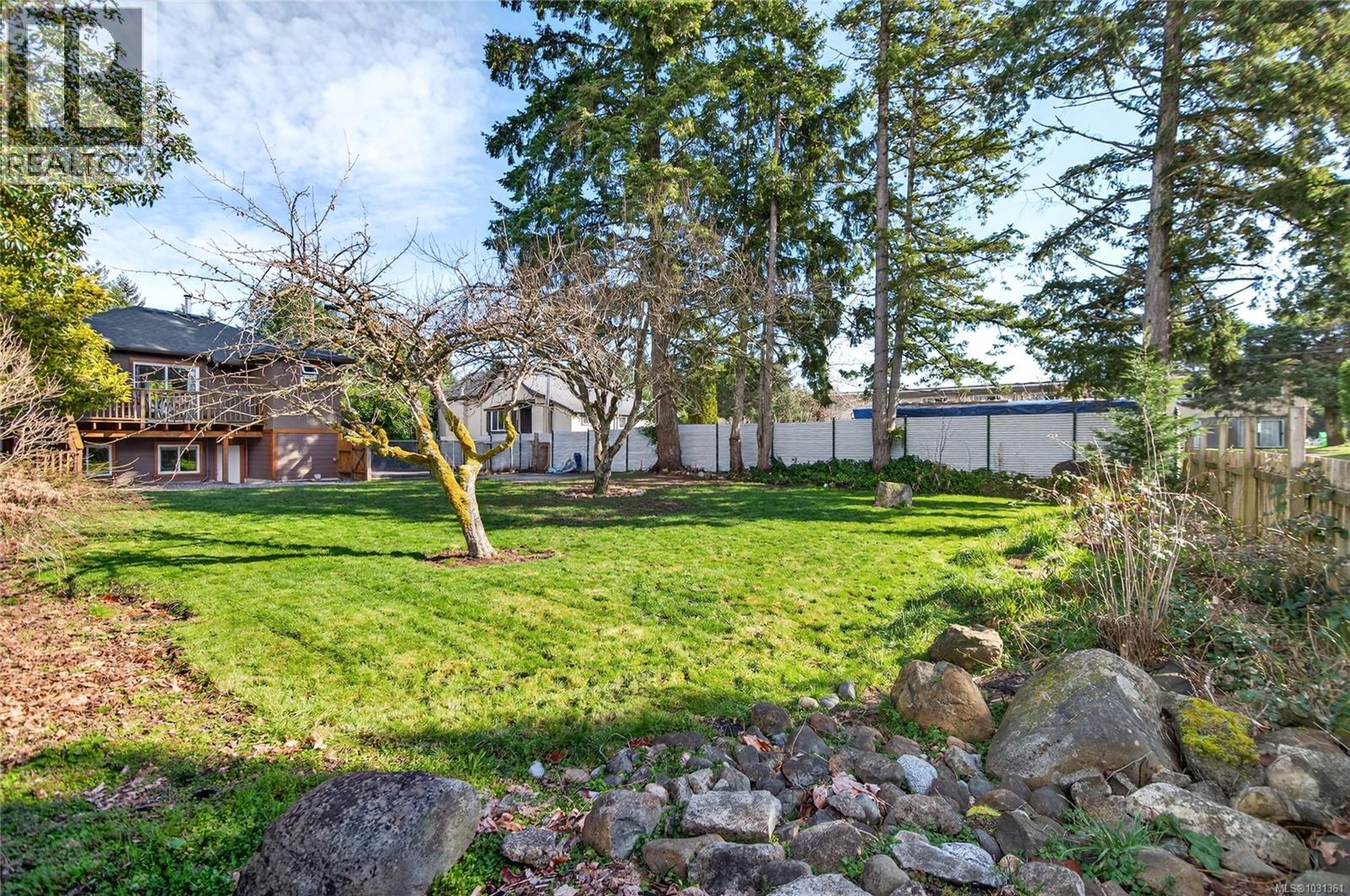 1767 PIERCY AVE - 24