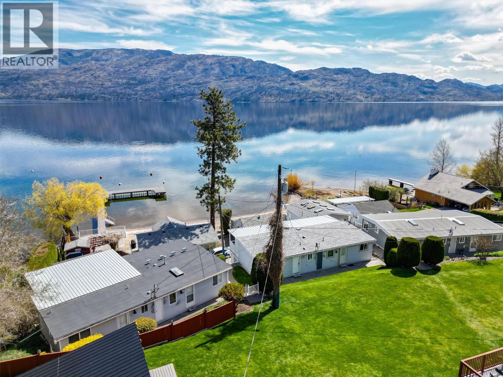 11 3701 Beach Avenue, Peachland