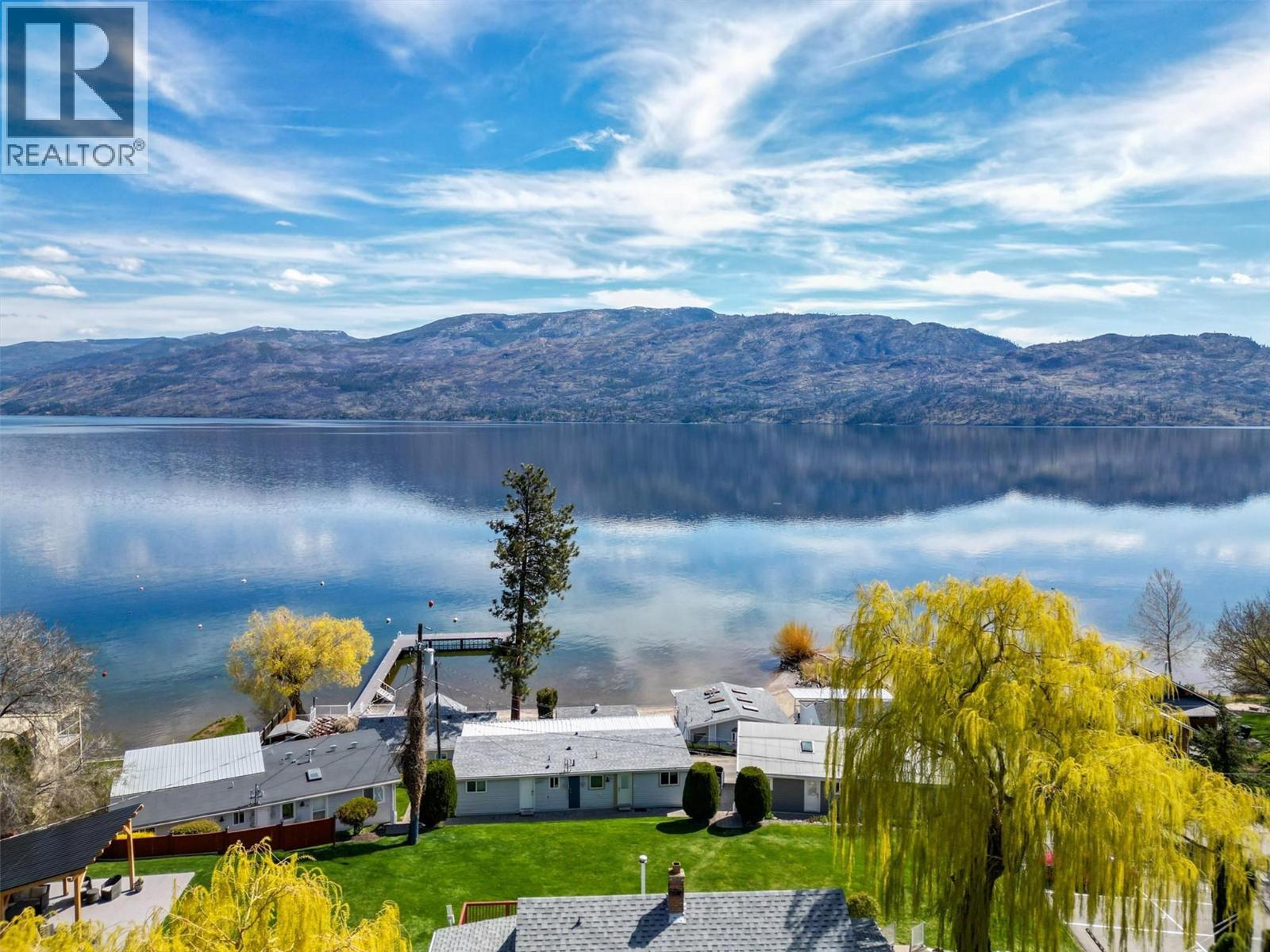 11 3701 Beach Avenue, Peachland