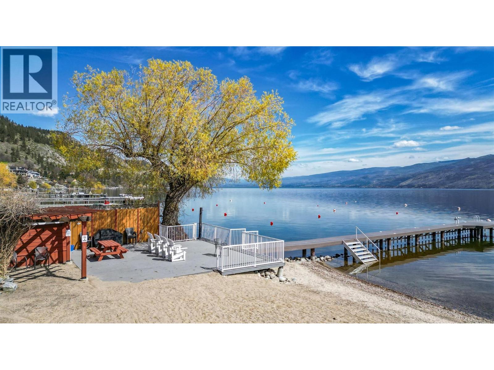 11 3701 Beach Avenue, Peachland