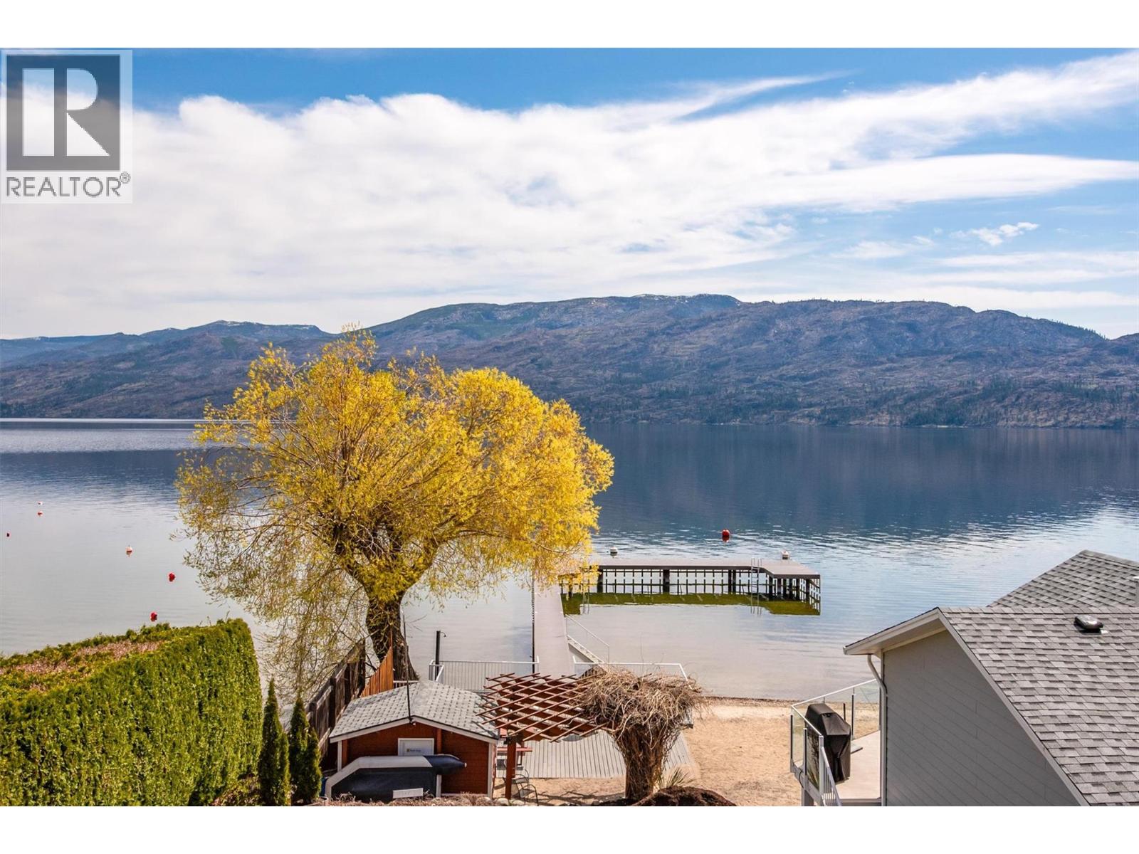 11 3701 Beach Avenue, Peachland